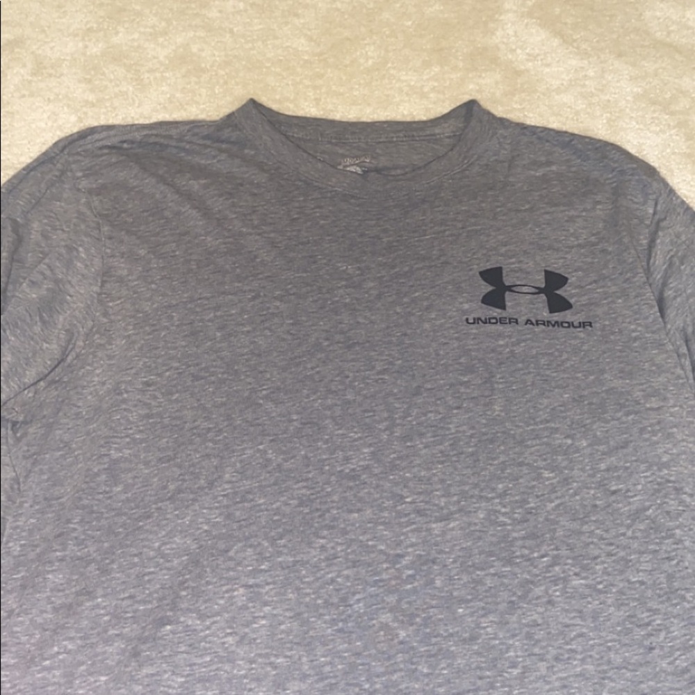 🦋 Under Armour shirt!